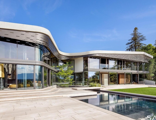 https://www.20min.ch/fr/story/limmobilier-de-luxe-senvole-une-villa-vendue-60-millions-141373736785